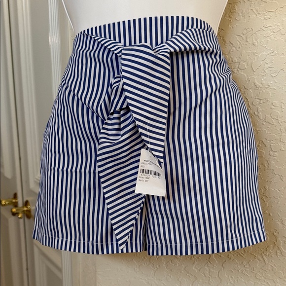 DRESS FORUM Navy blue and White Striped Shorts - Picture 2 of 5